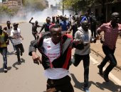 بالصور.. الشرطة الكينية تطلق الغاز المسيل للدموع على محتجين فى العاصمة