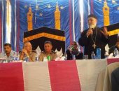 بالصور.. "الكفن" ينهى خصومة ثأرية بين أهالى قريتين بالقوصية فى أسيوط