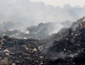 بالصور.. شكوى من حرق القمامة فى قرية بلقس بالقليوبية.. ومواطن: "اتخنقنا"