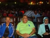 رئيس جامعة حلوان يشارك طلاب الجامعة مشاهدة مباراة مصر والكونغو