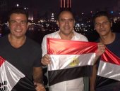 صورة خاصة.. عمرو دياب يحتفل بتأهل المنتخب للمونديال بعلم مصر