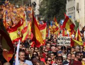 بالصور.. الآلاف يحتشدون فى إسبانيا لرفض انفصال كتالونيا ودعم وحدة بلادهم