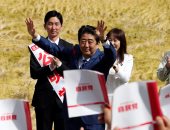 بالصور.. أولى جولات رئيس وزراء اليابان استعدادا للانتخابات التشريعية المبكرة