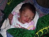 العثور على طفل رضيع داخل كيس قمامة بالبحيرة