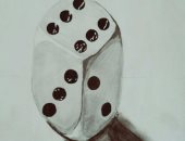 بالصور.. شاب يهوى رسم لوحات بألوان الزيت ويحلم بالعالمية