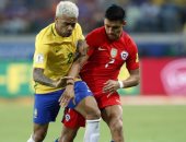 على طريقة نيمار.. ألفيس يحاول إقناع سانشيز بباريس سان جيرمان