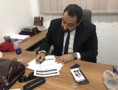 مجدى عبد الغنى يوقع على استمارة حملة "علشان تبنيها" لدعم الرئيس السيسي