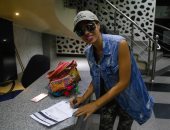 نسرين أمين توقع استمارة "علشان تبنيها" لدعم ترشح الرئيس السيسى لفترة ثانية