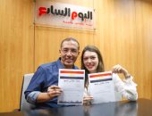 خالد صلاح وزوجته الإعلامية شريهان أبو الحسن يوقعان استمارة علشان تبنيها 