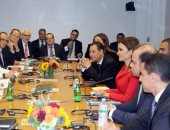 سحر نصر تبحث مع نائبى رئيس البنك الدولى دعم مشروع الصرف الصحى والتعليم والنقل