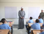 بالصور.. وكيل الأزهر يطمئن على بدء الدراسة بمعهد "شعبة العلوم الإسلامية"