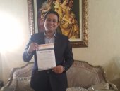 علاء عابد يوقع استمارة "علشان تبنيها" لدعم ترشح الرئيس لفترة رئاسية تانية