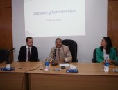 بالصور ..ندوة تعريفية بمنح الـ"تشيفننج" بجامعة جنوب الوادى