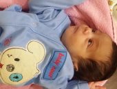 نشطاء يتداولون فيديو لمنتقبة تلقى طفلا رضيعا على سلالم مركز طبى بكفر الشيخ