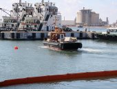 بالفيديو.. مناورة تدريبية ناجحة لمكافحة التلوث البترولى بميناء دمياط