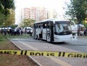 بالصور.. كردون أمنى حول موقع انفجار قنبلة لدى مرور عربة للشرطة بجنوب تركيا 