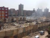بالصور.. القمامة والأدخنة تحاصر مدرسة عمر مكرم بالخصوص