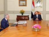 الرئيس السيسي يعقد اجتماعا مع وزير التربية والتعليم