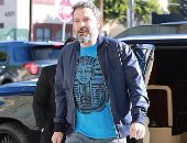 بالصور.. بن أفليك يفضل موضة "الفراعنة".. ويرتدى "تى شيرت" توت عنخ آمون 