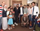 بالصور..  حسن الرداد وإيمى فى ضيافة أشرف عبد الباقى ونجوم مسرح مصر 