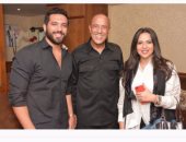 حسن الرداد يشكر أشرف عبد الباقى بعد حضور عرض مسرح مصر بصحبة عائلته