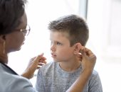 الحصبة والوراثة من أسباب ضعف السمع عند الأطفال