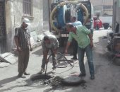 تكثيف أعمال الصرف الصحى وتطهير الشنايش بحى الجمرك فى الإسكندرية