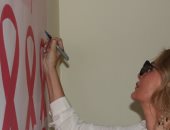 الفنانة يسرا تدعم حملة "هنسبق بخطوة "للتوعية بسرطان الثدى