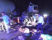 بالصور.. ارتفاع ضحايا حادث تصادم 4 سيارات بطريق أسيوط البحر الأحمر لـ16 شخصا