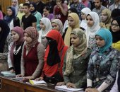 بالفيديو.. جامعة القاهرة تبدأ محاضراتها بدقيقة حداد على أرواح شهداء الواحات