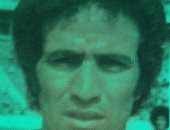 شاهد.. فتحى مبروك نجم الأهلي الأسبق فى "موضة السبعينيات"