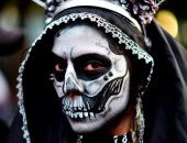 بالصور.. مئات المكسيكيين يشاركون فى موكب "كاترينا" قبل انطلاق مهرجان الموتى