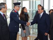 بالفيديو والصور.. الرئيس السيسي يصل إلى مقر إقامته بباريس