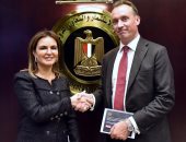 سحر نصر تبحث مع وفد من بورصة لندن تعزيز التعاون وجذب مزيد من الاستثمارات