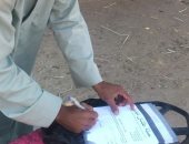 بالصور.. أهالى الأقصر يواصلون توقيع "علشان تبنيها" لدعم ترشح السيسي