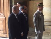 الرئيس السيسي يزور متحف "الإنفاليد" الحربى