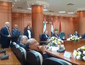 محافظ بورسعيد يستعرض مخططا لتطوير ميناء غرب من قبل مدير موانئ دبى