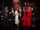 كريستيانو رونالدو يحتفل مع العائلة بلقب الأفضل فى العالم