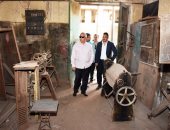 محافظ الشرقية يتفقد الشركة الوطنية للملابس ومشروع الصناعات النمطية