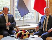 الرئيس السيسي يقص شريط التعاون الكامل بين البرلمانين المصرى والفرنسى بباريس