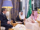 الملك السعودى وولى عهده يناقشان مع رئيس فرنسا الأسبق ساركوزى عدة ملفات اقتصادية