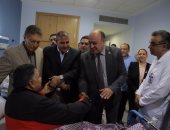 بالصور.. ائتلاف "دعم مصر" يزور مصابى حادث الواحات الإرهابى