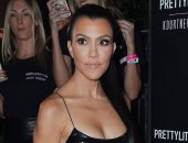 كورتنى كاردشيان تروج لمجموعة أزيائها بفستان سعره 30 جنيها إسترلينيا