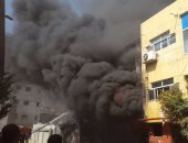 محافظ الإسكندرية: السيطرة على حريق مصنع بويات العجمى بنسبة 90%