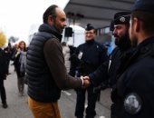 بالصور.. رئيس الوزراء الفرنسى يزور رجال الشرطة بمدينة لوهافر