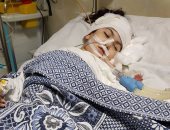 بالصور.. الطفلة "هنا" تنتقل من دار أيتام للعناية المركزة بسبب مشاكل بالقلب