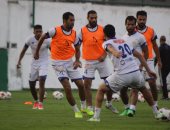 مران الإسماعيلى.. وهبة يلقن اللاعبين كيفية الضغط على المنافس واستخلاص الكرة