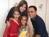 شاهد.. ابنتا نانسى عجرم تحتفلان بالهالوين بالزى الفرعونى والهندى 