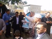 بالصور .. أوقاف أسيوط توزع 10 طن لحوم صكوك الأضاحى على الأسر الفقيرة