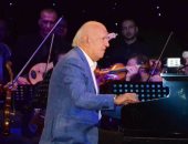 بالصور.. عمر خيرت لطلاب جامعة القاهرة: أنت المسئولين عن مصر ومستقبلها بين أيديكم 